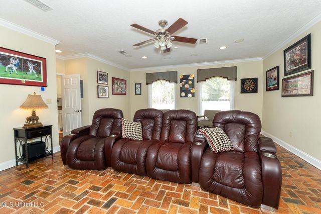 14188 Longwood Circle, D'iberville, MS 39540