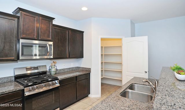 14197 N Stone Pendant Way, Marana, AZ 85658