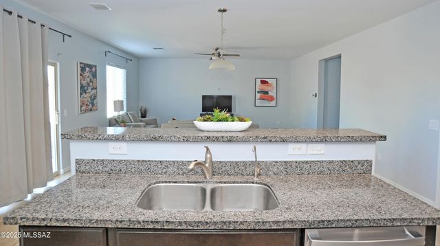 14197 N Stone Pendant Way, Marana, AZ 85658