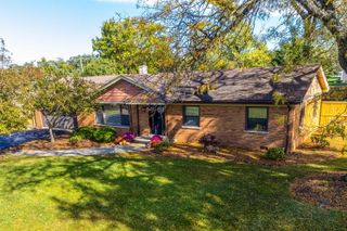 6221 Linden Lane, La Grange Highlands, IL 60525