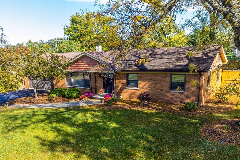 6221 Linden Lane, La Grange Highlands, IL 60525