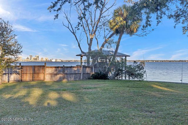 1880 EDGEWOOD Avenue S, Jacksonville, FL 32205