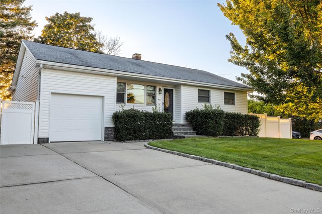 492 Connetquot Avenue, Islip Terrace, NY 11752