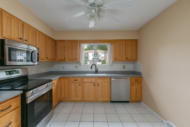 3721 35TH Street 4, Moline, IL 61265