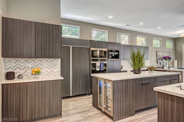 9005 Robinson Ridge Drive, Las Vegas, NV 89117