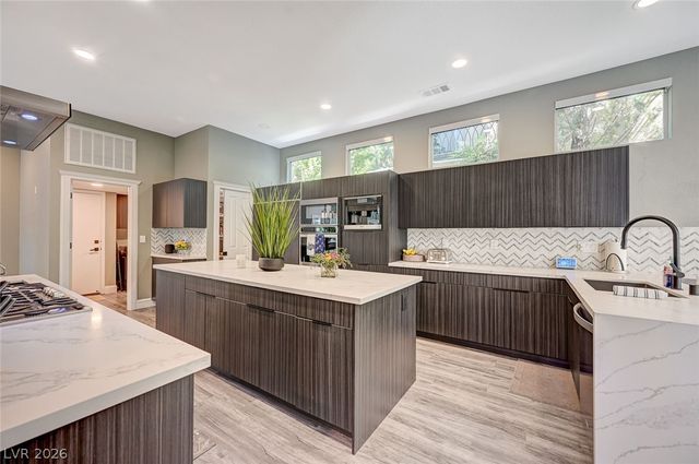 9005 Robinson Ridge Drive, Las Vegas, NV 89117