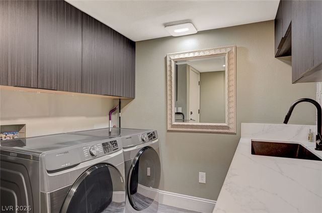 9005 Robinson Ridge Drive, Las Vegas, NV 89117