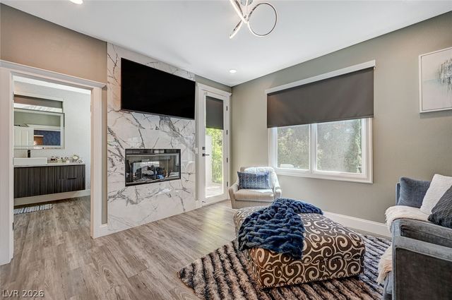 9005 Robinson Ridge Drive, Las Vegas, NV 89117