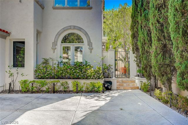 9005 Robinson Ridge Drive, Las Vegas, NV 89117