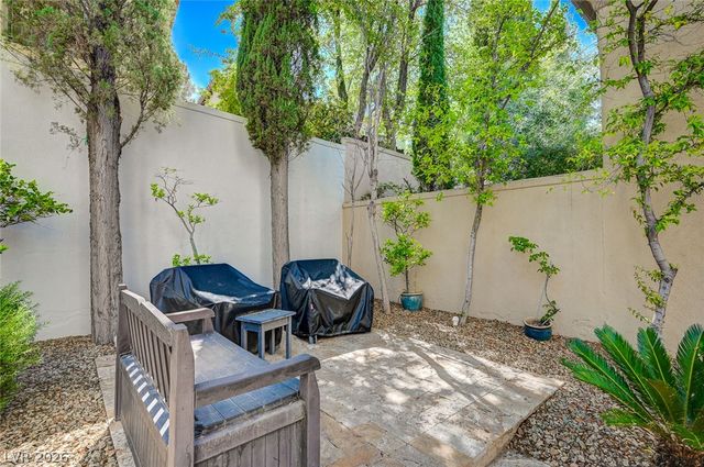 9005 Robinson Ridge Drive, Las Vegas, NV 89117