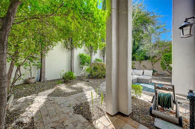 9005 Robinson Ridge Drive, Las Vegas, NV 89117