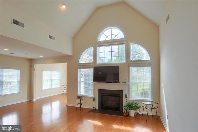 86 PRESIDENTS DR, Mechanicsburg, PA 17050