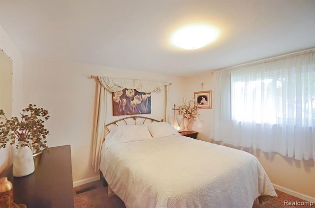 43475 Deborah Drive, Sterling Heights, MI 48313