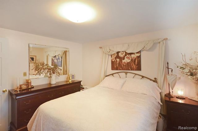 43475 Deborah Drive, Sterling Heights, MI 48313