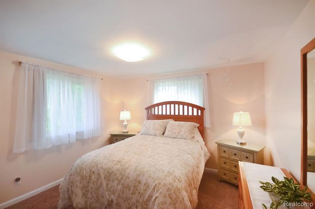 43475 Deborah Drive, Sterling Heights, MI 48313