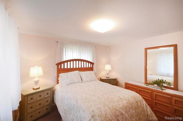 43475 Deborah Drive, Sterling Heights, MI 48313