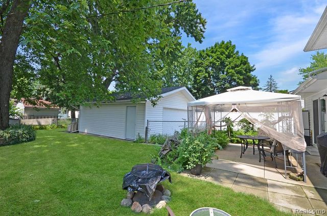 43475 Deborah Drive, Sterling Heights, MI 48313