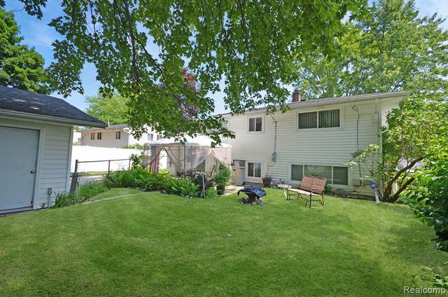 43475 Deborah Drive, Sterling Heights, MI 48313