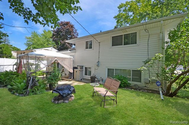 43475 Deborah Drive, Sterling Heights, MI 48313