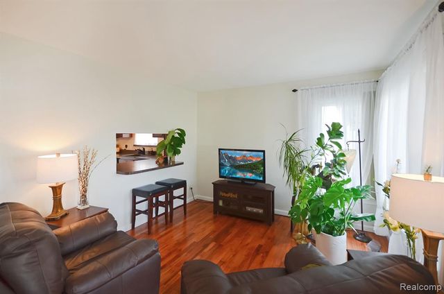 43475 Deborah Drive, Sterling Heights, MI 48313