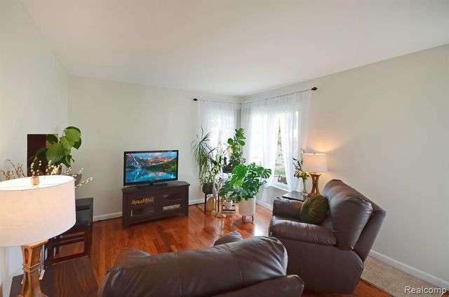 43475 Deborah Drive, Sterling Heights, MI 48313