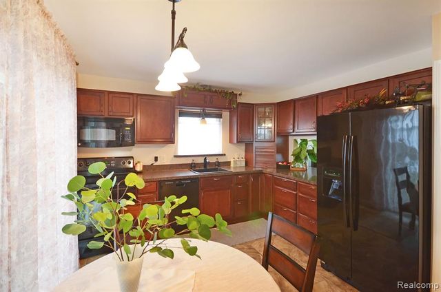 43475 Deborah Drive, Sterling Heights, MI 48313