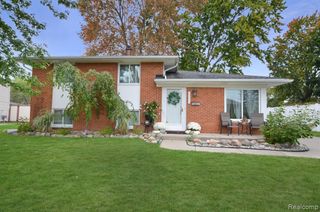 43475 Deborah Drive, Sterling Heights, MI 48313
