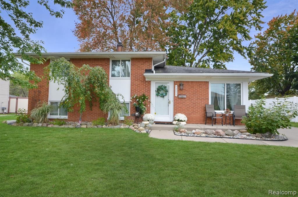 43475 Deborah Drive, Sterling Heights, MI 48313