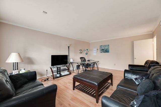 6015 E University Boulevard 228, Dallas, TX 75206