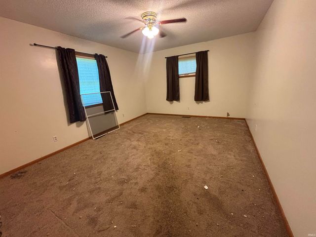 18725 Linden Road, Argos, IN 46501