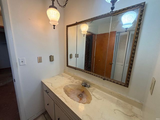 18725 Linden Road, Argos, IN 46501