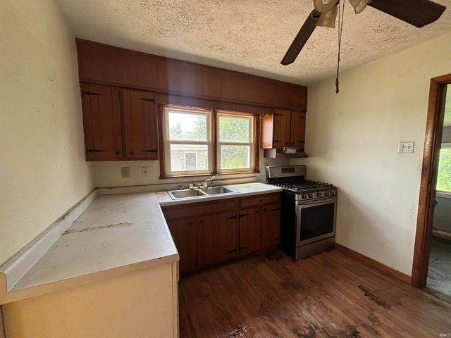 18725 Linden Road, Argos, IN 46501
