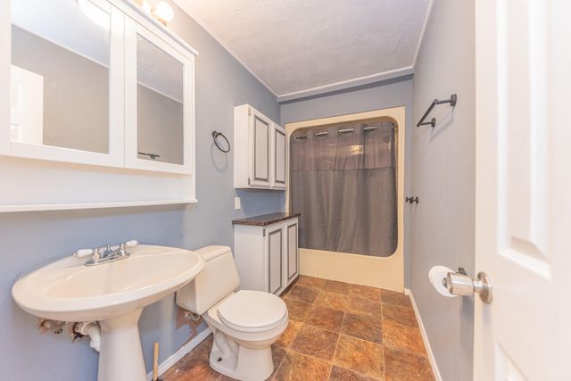 6637 Hitchingham Road, Ypsilanti Twp, MI 48197