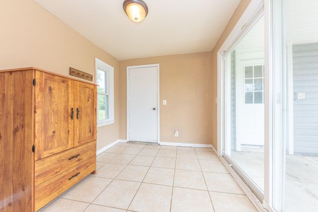 6637 Hitchingham Road, Ypsilanti Twp, MI 48197