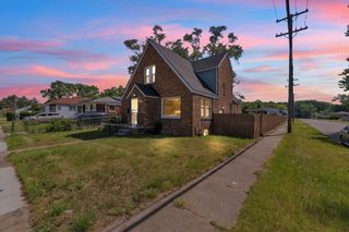 21004 Reimanville Avenue, Royal Oak Charter Twp, MI 48220