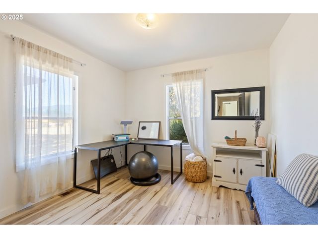 187 HACKETT Ln, Riddle, OR 97469