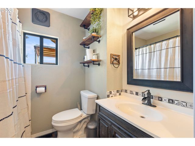 187 HACKETT Ln, Riddle, OR 97469