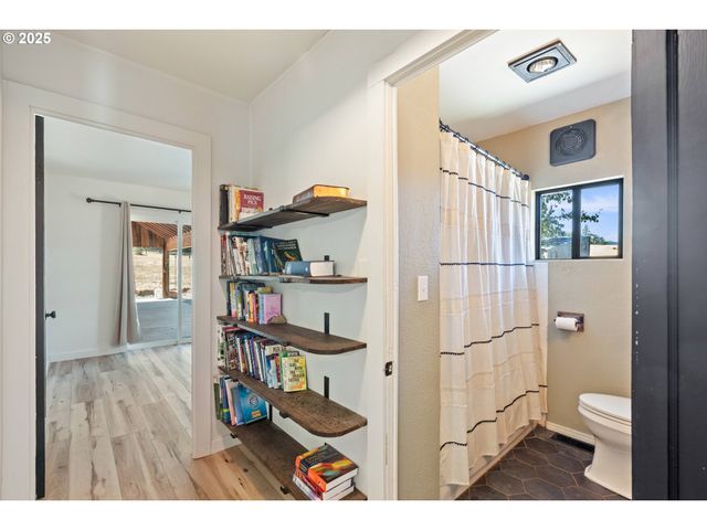 187 HACKETT Ln, Riddle, OR 97469