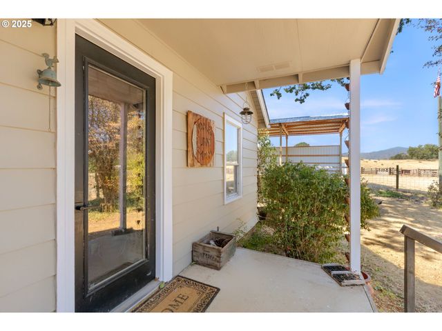 187 HACKETT Ln, Riddle, OR 97469