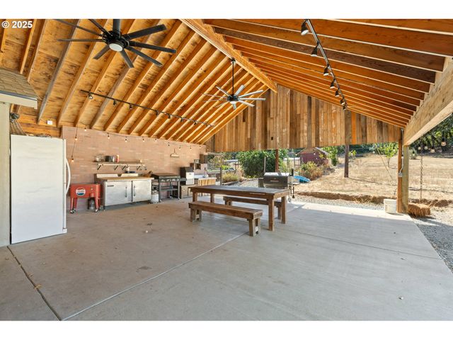 187 HACKETT Ln, Riddle, OR 97469