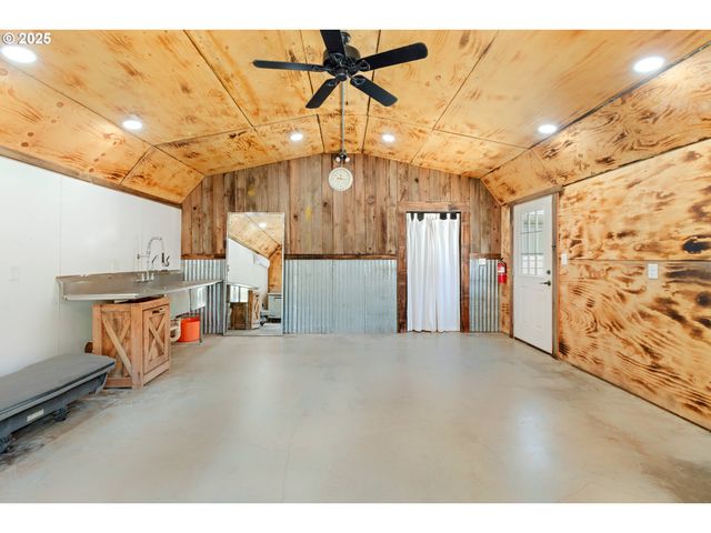 187 HACKETT Ln, Riddle, OR 97469