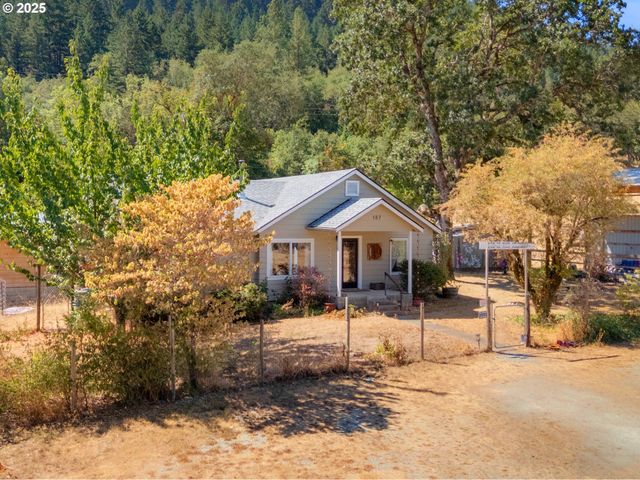 187 HACKETT Ln, Riddle, OR 97469