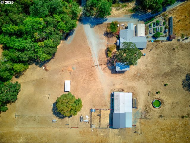 187 HACKETT Ln, Riddle, OR 97469