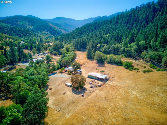 187 HACKETT Ln, Riddle, OR 97469