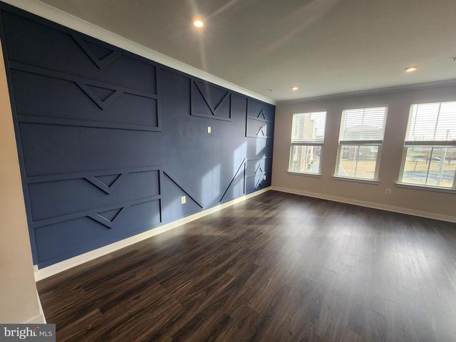 2823 TOLES PARK DR, Suitland, MD 20746