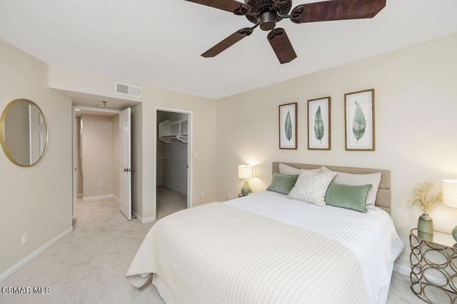 697 Sutton Crest Trail 302, Oak Park, CA 91377