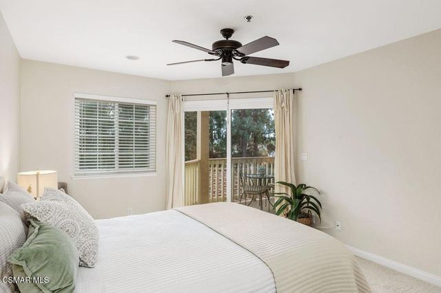 697 Sutton Crest Trail 302, Oak Park, CA 91377