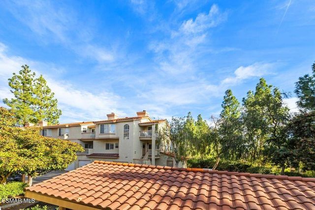 697 Sutton Crest Trail 302, Oak Park, CA 91377