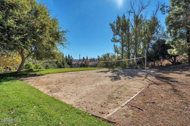 697 Sutton Crest Trail 302, Oak Park, CA 91377