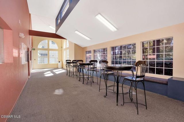 697 Sutton Crest Trail 302, Oak Park, CA 91377